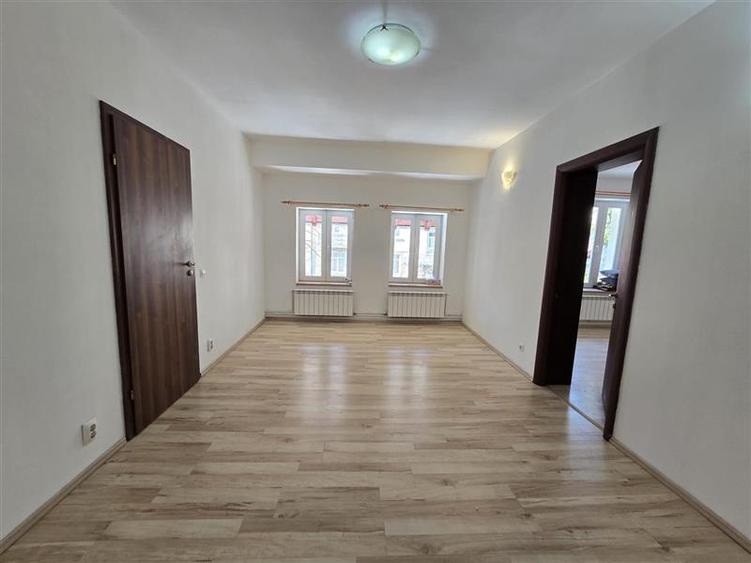 Rar pe piata: 2 camere în vila cu curte privata 104 mp – aproape de metrou - 1