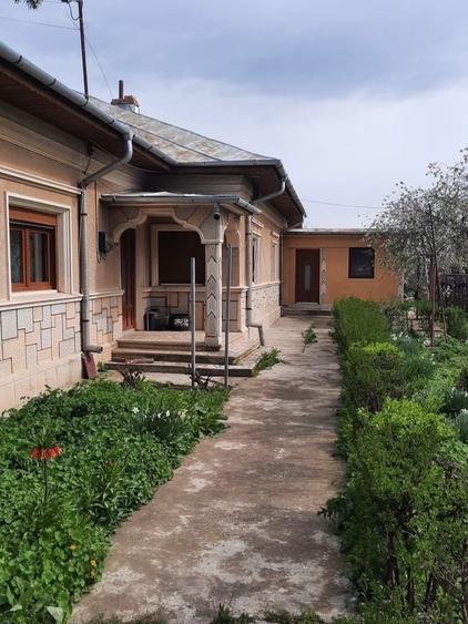 Vand casa si teren Fundeni - 1
