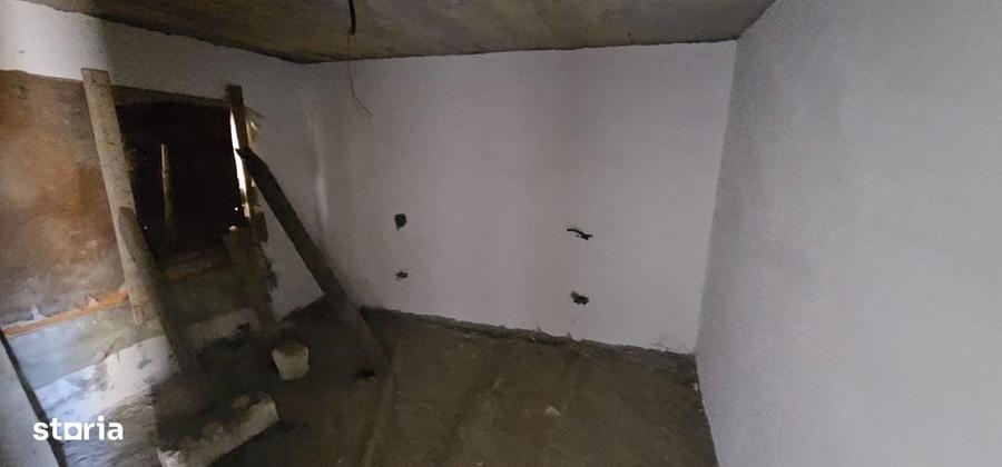 Casă cu 4 camere în Milcovul