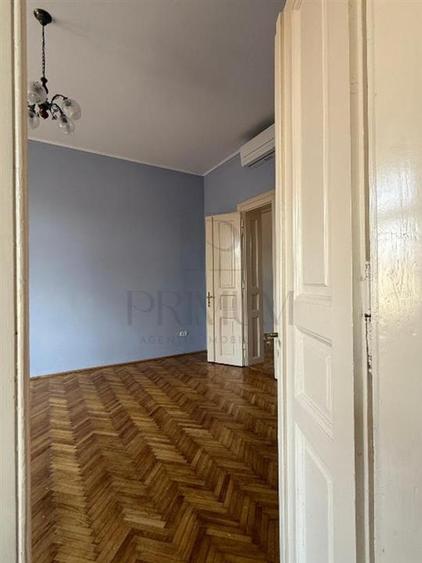 SINAIA - ISTORIC - 5 CAMERE - DECOMANDAT - 2 BAI - CENTRALA PROPRIE - CLIMA - RE - 7