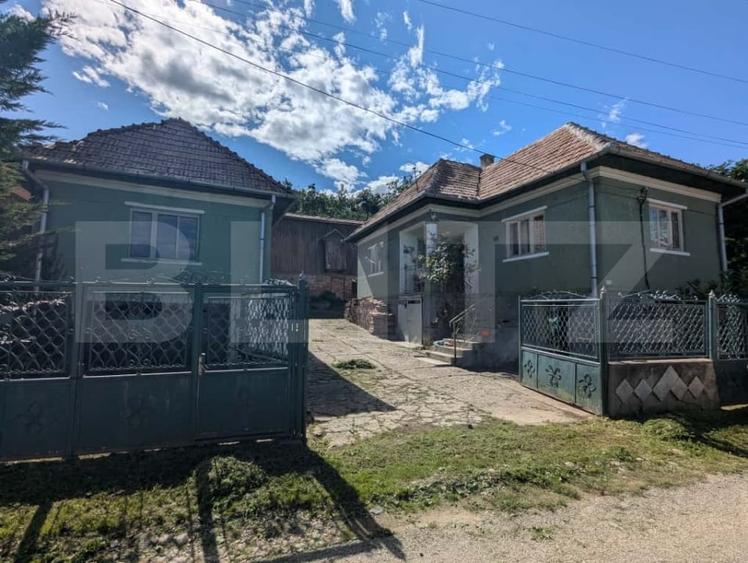 Casa renovabila cu teren generos de 1268 mp si front de 20 m, Gheorghieni Sat - 1