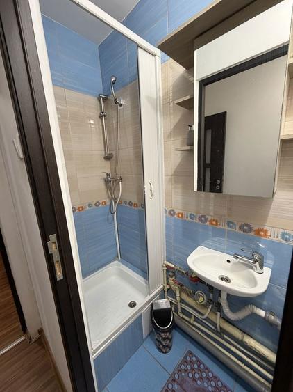 Inchiriez apartament 3 camere - 4