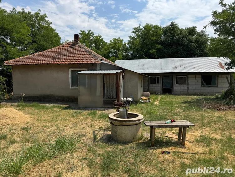 casa de vanzare plus teren 2000 mp - 1