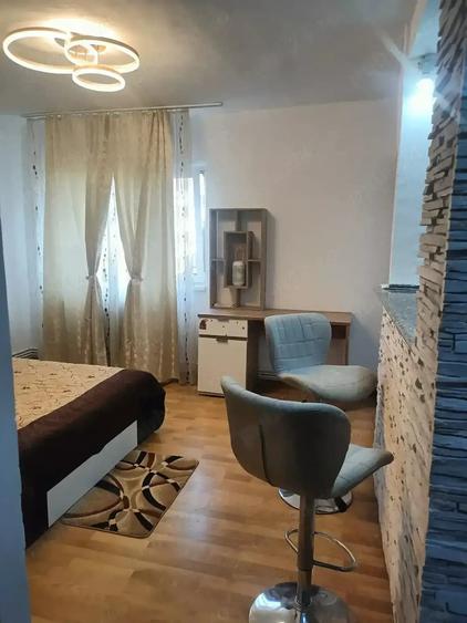 Garsonieră decomandată în Central