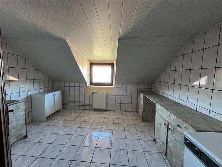 Lugoj,  Vila P+2E+M ,  656 Mp., Construiti, Posibilitate De Investitie, Zona 0 - 25