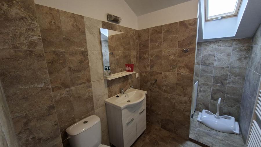 De inchiriat ap. 4 camere, Tg. Mures, 7 Noiembrie, Zona UMF - 10