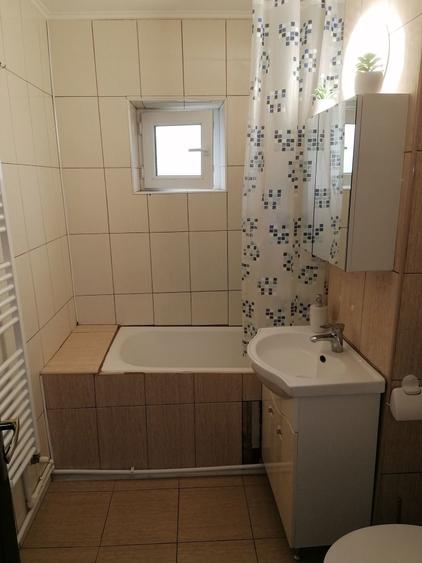 Inchiriez apartament 3 camere, zona centrala - 3