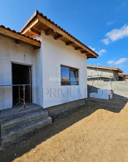 Duplex pe plan - 2 bai - canalizare - personalizare interioa Duplex pe plan - 2 bai - canalizare - personalizare interioa