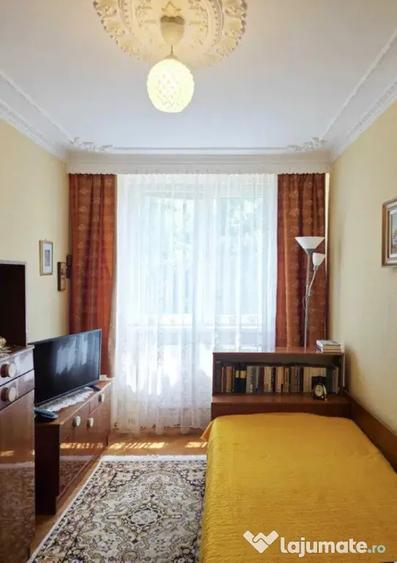Apartament cu 3 camere semidecomandat în Mazepa 1