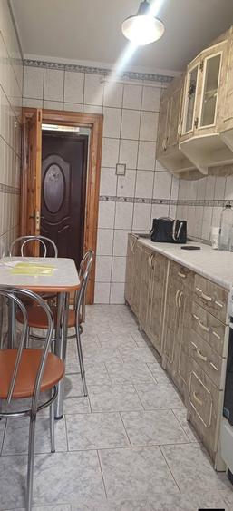 Apartament 2 camere,decomandat,Zona General(M-uri),etaj1 - 5