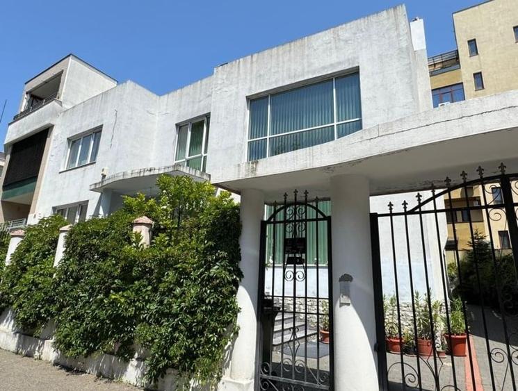 Vilă elegantă –  Herăstrău – Pretabilă clinică, grădiniță, ambasadă, resedinta - 1