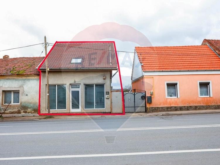 Casa cu destinatie de spatiu comercial, zona Episcopia - 11