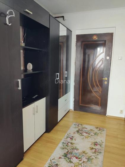 Garsoniera de vanzare la Piata Rahova