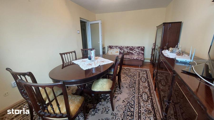 Apartament cu 3 camere în Funcționarilor
