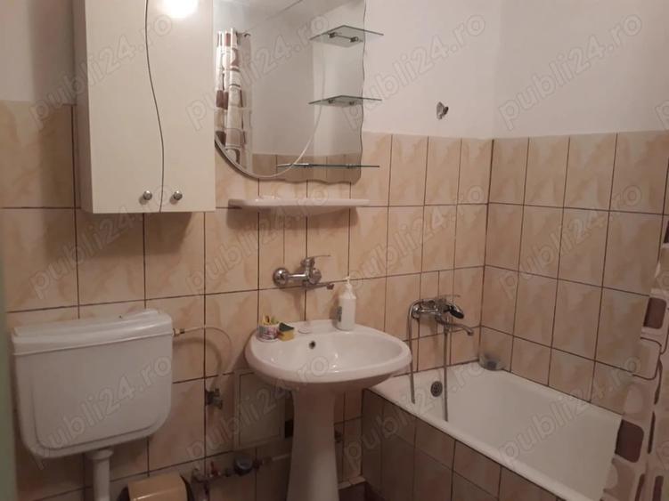Garsonieră decomandată în Central