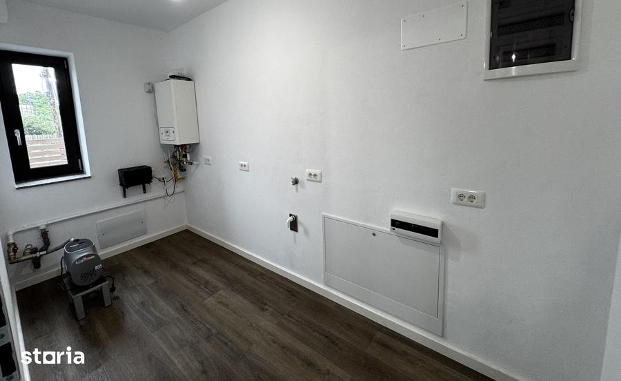 Casă cu 5 camere cu Teren 500 Mp în Gherăiești