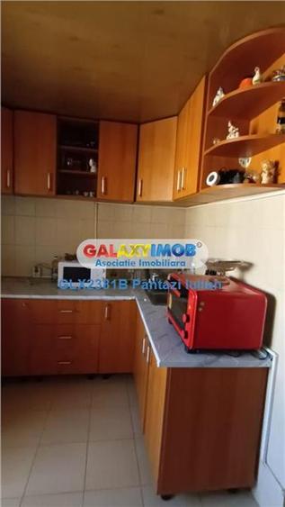 Apartament cu 3 camere decomandat, mobilat în Nord-Vest