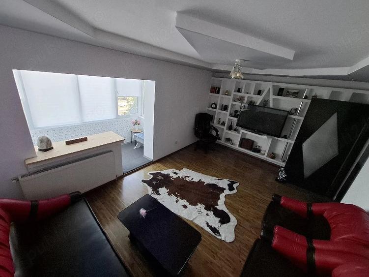 Apartament cu 3 camere decomandat în Tineretului