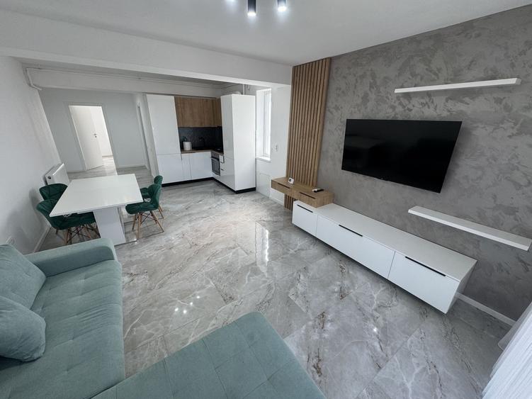 Apartament cu 2 camere decomandat, mobilat în Palazu Mare