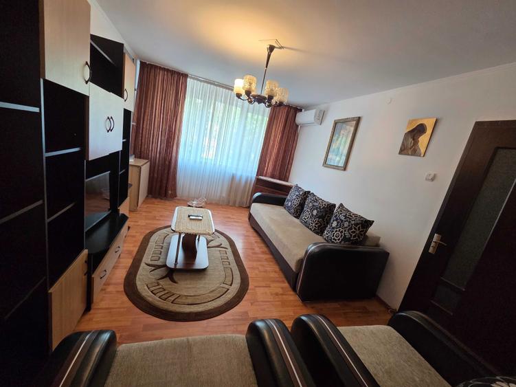 Apartament cu 2 camere decomandat în Păcii