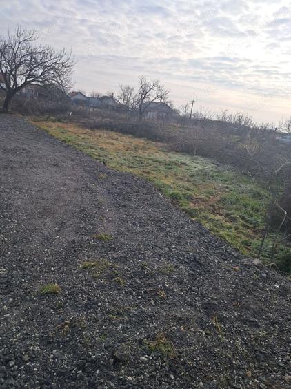 Teren de 680 mp, în Sânmihaiu Român