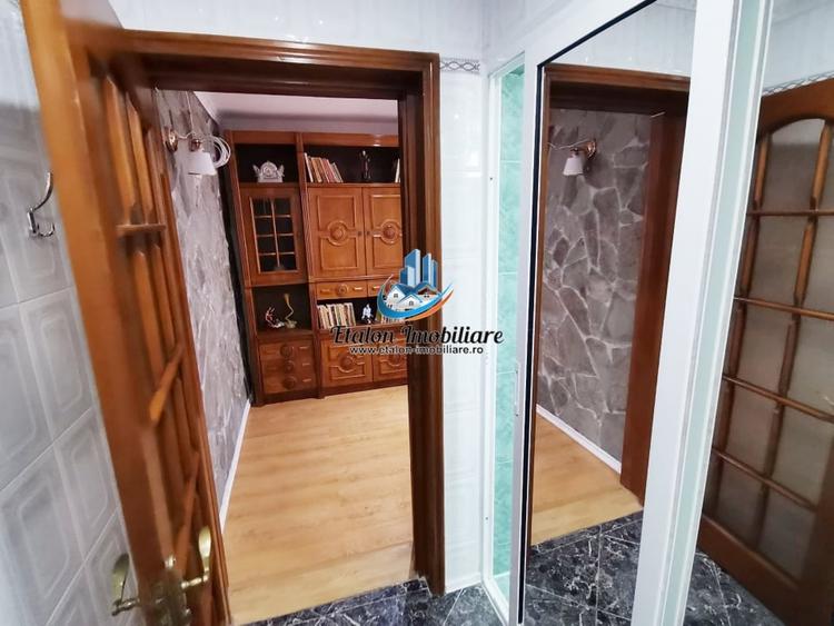 Apartament cu 2 camere decomandat în Central