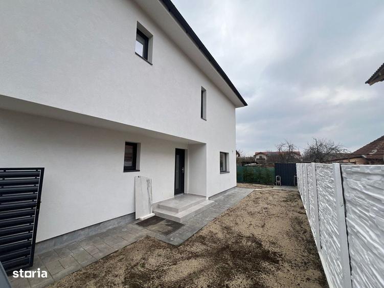 Casă cu 3 camere în Sânandrei