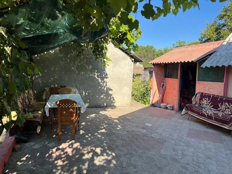 Casă cu 3 camere cu Teren 1759 Mp în Poarta Albă