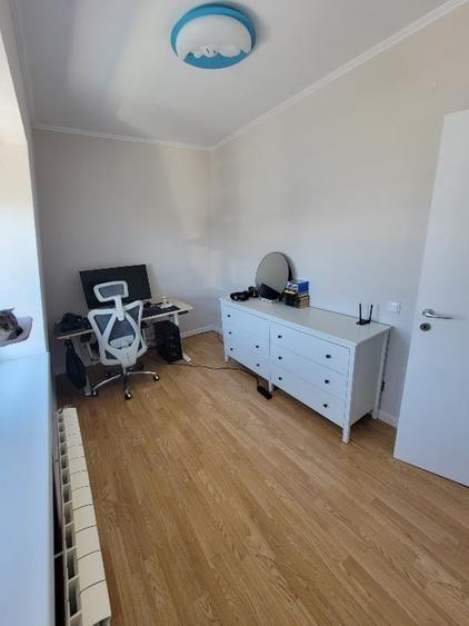 Apartament cu 3 camere decomandat, mobilat în Canta