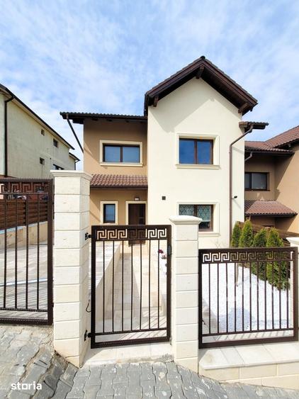 Casă cu 4 camere cu Piscina în Gruia