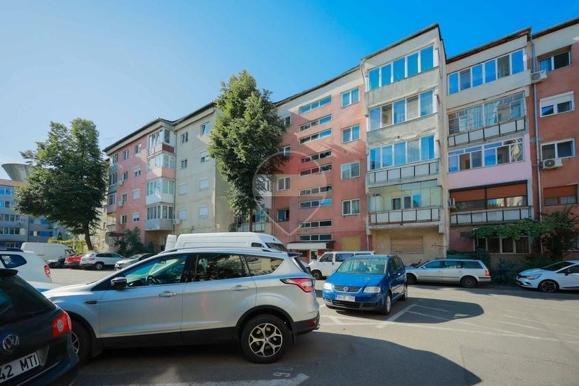 De vânzare apartament cu 4 camere și un loc de parcare, în Rogerius - 27