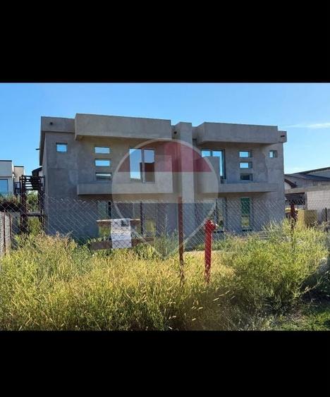 Casă cu 4 camere cu Teren 240 Mp în Bariera Vâlcii