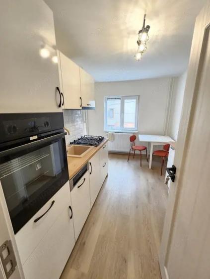 Apartament cu 2 camere decomandat, mobilat în Bucovina