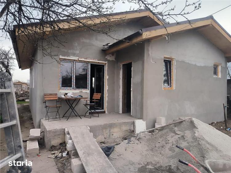 Casă cu 3 camere cu Teren 550 Mp în Central