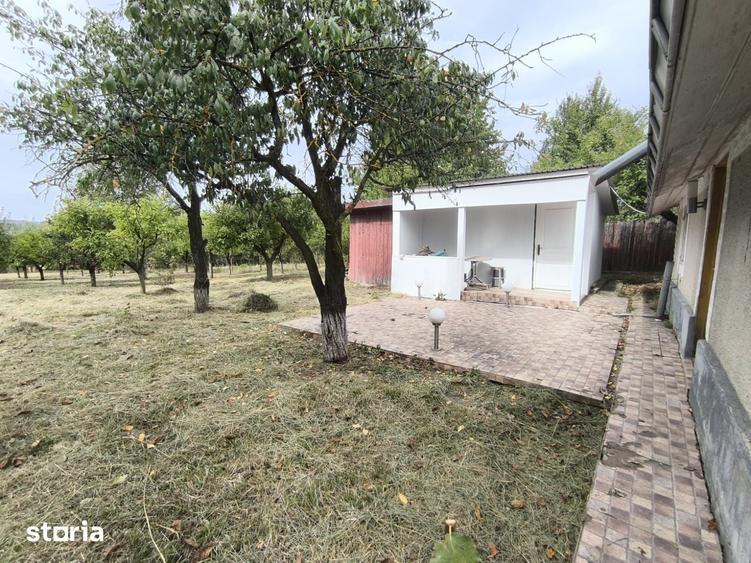 Casă cu 2 camere cu Teren 1300 Mp în Dobrovăț