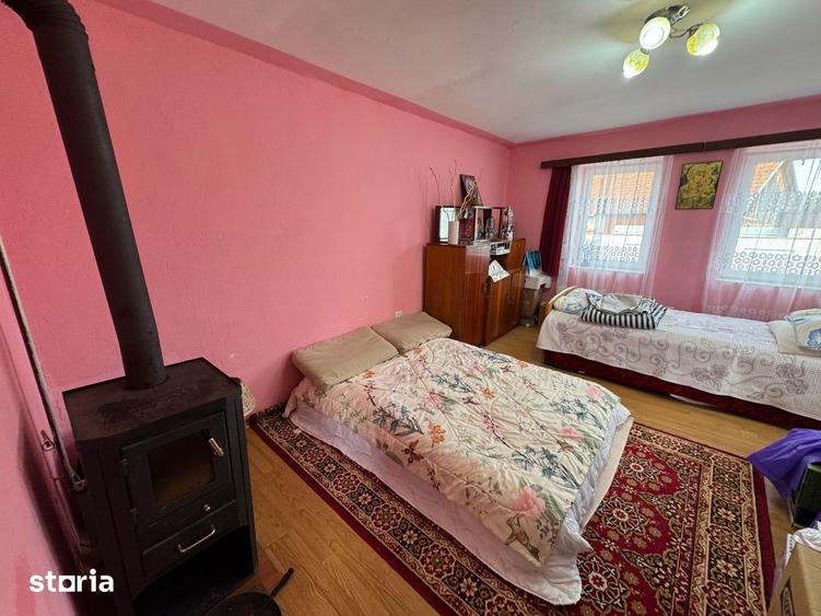 Casă cu 2 camere cu Teren 868 Mp în Arpașu de Jos