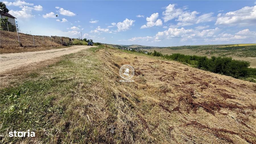 Teren de 1500 mp, în Popricani