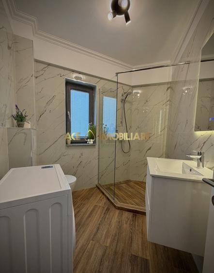 Apartament cu 2 camere semidecomandat, mobilat în 1 Mai