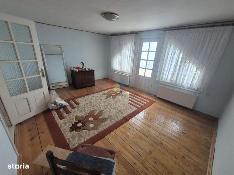 Casă cu 4 camere în Vărsătura