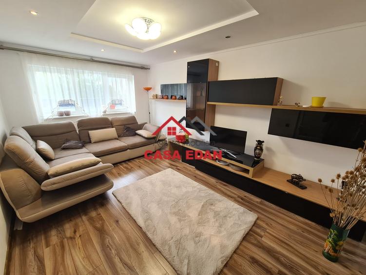 Apartament cu 4 camere decomandat în Câmpina