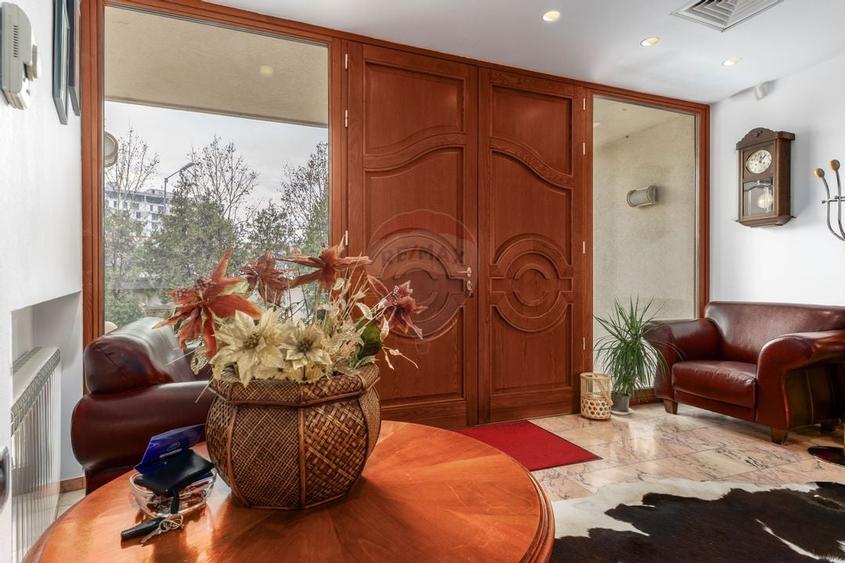 Vila eleganta, spatii generoase, finisaje premium, piscina, 3000mp - 35