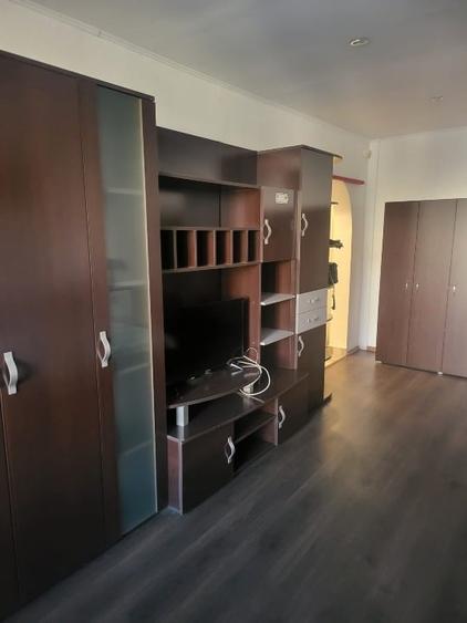 Garsoniera , zona Stefan cel Mare, langa statia de metrou Stefan cel mare - 1