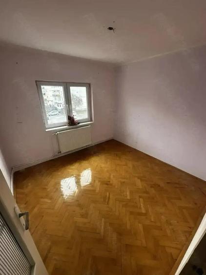 Apartament cu 4 camere de vanzare, etaj intermediar, str. Ecaterina Teodoroiu - 1