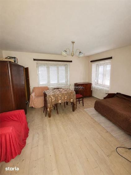 Casa generoasa de vanzare la tara - 13