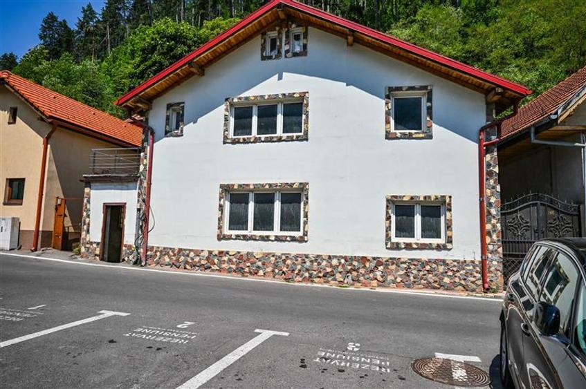 FILM! Casa singura in curte, recomandat investitional/ rezidential, Centru Istor - 7