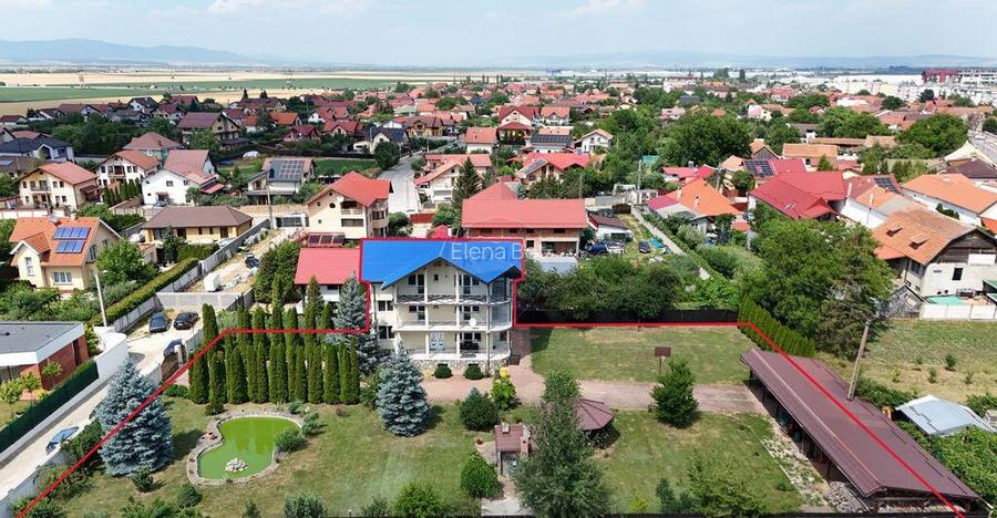 Vila deosebita cu gradina superba ?i panoramai...