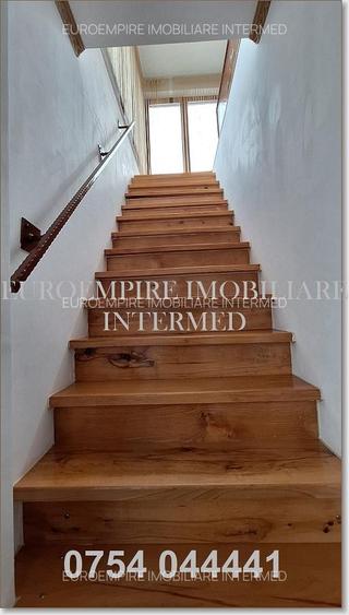 Vila+casa de vanzare zona Km 5 - 6