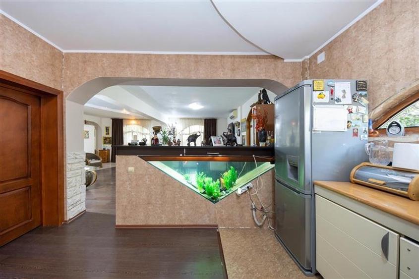 Vanzare Vila/Pensiune 11 camere zona Mamaia Nord langa plaja - 22