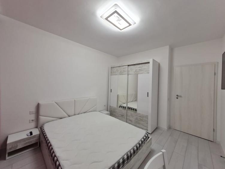 Inchiriez apart.2 camere cu loc de parcare vizibil din balcon - 6