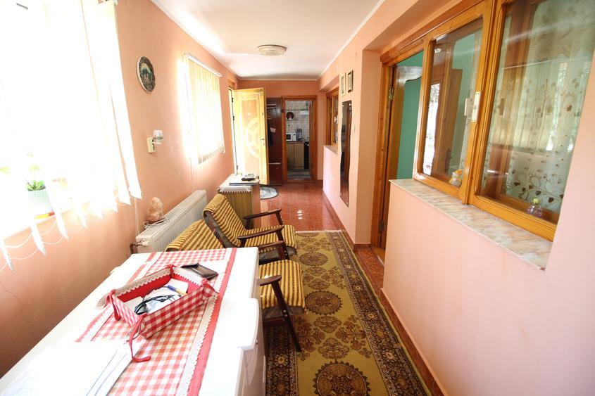 Casa 2 camere + 520 mp teren (gradina) str. Drumul Viilor - 9